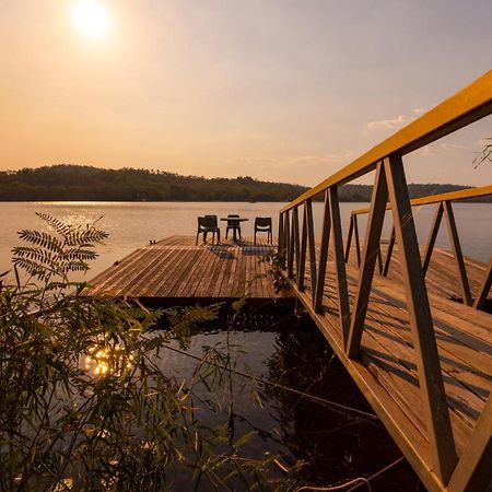 De Lago Resort On Lake Bennett Exterior photo